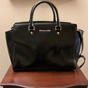 Micheal Kors purse